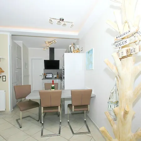 Ostseeperle: Meerblick-apartment Mit Balkon Und Erlebnisbad-zugang Goehren (Ruegen)