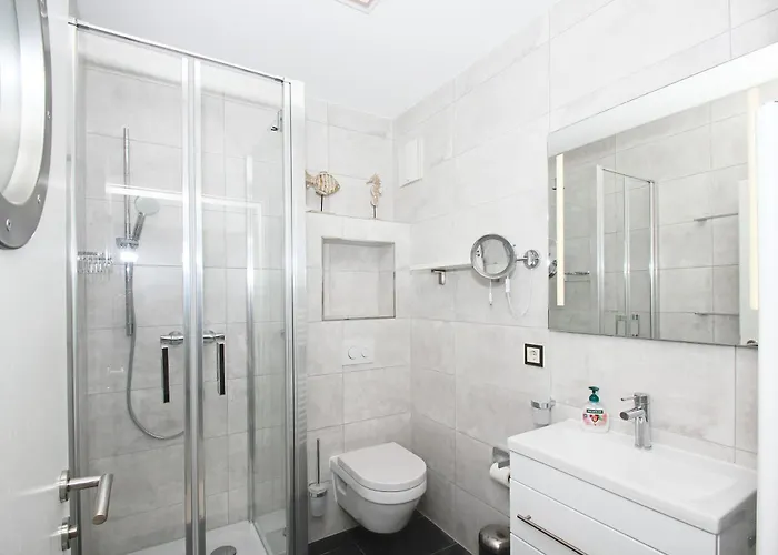 Ostseeperle Nr 17 Mit Gratis Sauna- Und Schwimmbadnutzung Im Ahoi Sellin * Goehren (Ruegen)